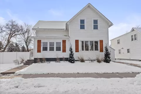 317 1st St W, Waconia, MN 55387