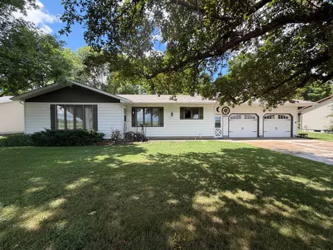 514 Fir Ave, Westbrook, MN 56183