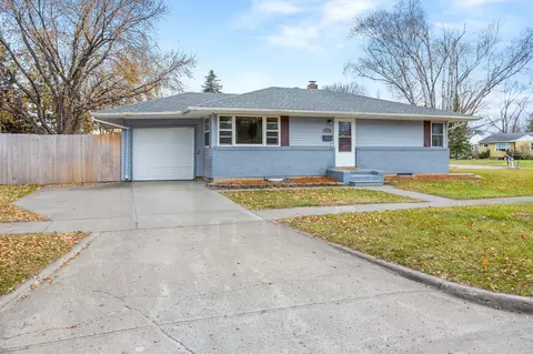 1305 12th Ave N, Moorhead, MN 56560