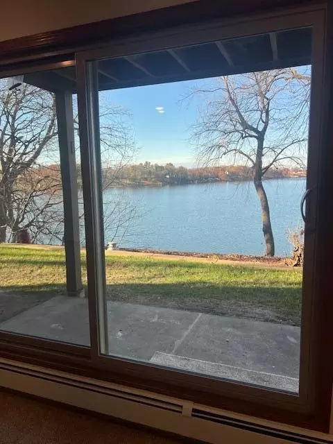 30675 Park St N #101, Lindstrom, MN 55045