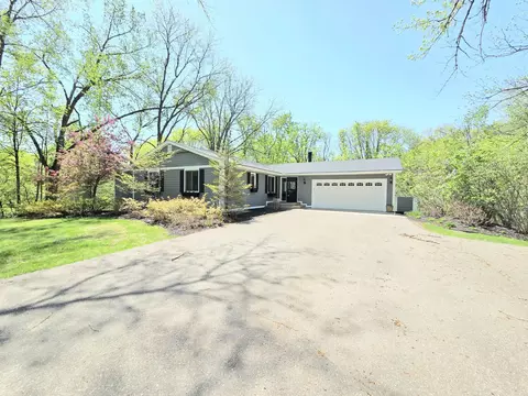12209 Woodbine Rd, Hopkins, MN 55305