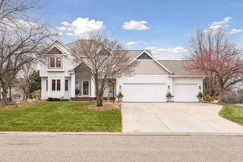 3800 Jamestown Curv, Woodbury, MN 55129