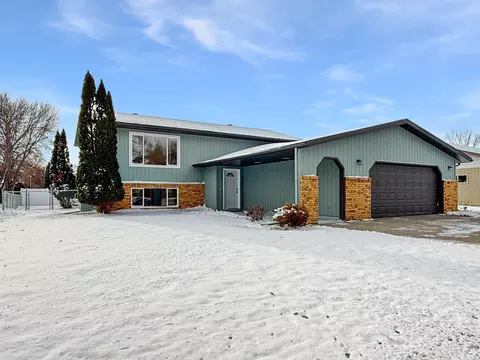 1620 36 12 Ave S, Fargo, ND 58104