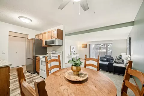 1690 Highway 36 W #224, Roseville, MN 55113