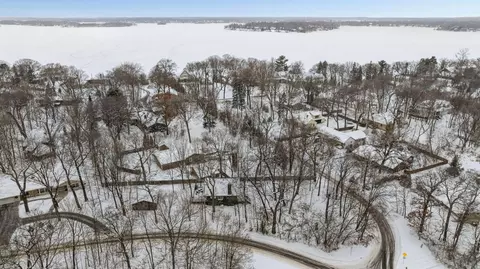 View/Area - 10 Birch Bluff Rd, Tonka Bay, MN 55331 photo 1 of 3