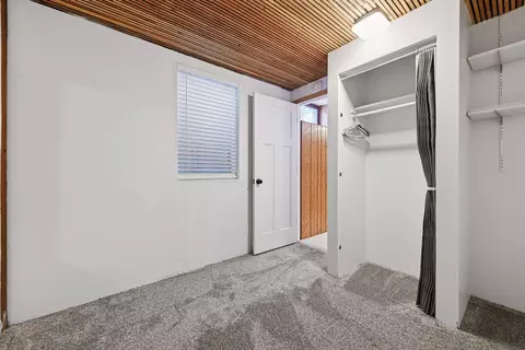 Bedroom - 10 Birch Bluff Rd, Tonka Bay, MN 55331 photo 5 of 5