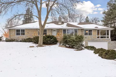 2141 Scott Ave N, Golden Valley, MN 55422