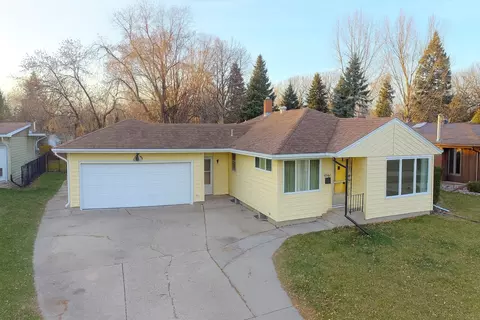 2115 7th St S, Moorhead, MN 56560