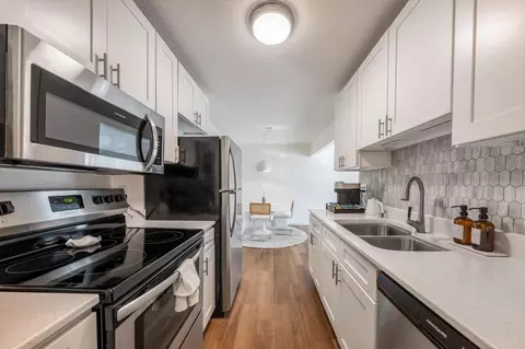 4371 Wilshire Blvd #B203, Mound, MN 55364