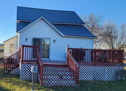27 1st Ave S, Long Prairie, MN 56347