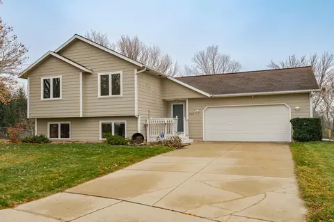 2416 62nd St NW, Rochester, MN 55901