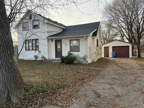 238 Locust Ave, Owatonna, MN 55060