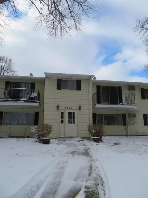 3306 2nd St N #D26, Fargo, ND 58102