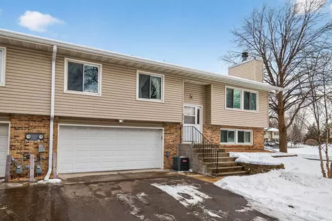 917 94th Ave NE, Blaine, MN 55434