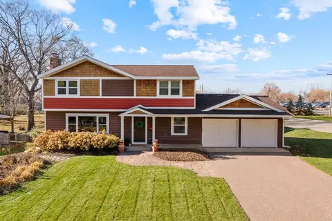 2545 Cavell Ave N, Golden Valley, MN 55427