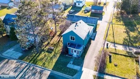 109 E Florida Ave, Gilbert, MN 55741 photo 2