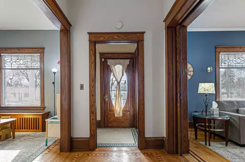 Entry Way - 322 8th St NW, Faribault, MN 55021 photo 3 of 7