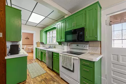 Kitchen - 322 8th St NW, Faribault, MN 55021 photo 5 of 6