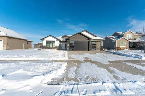 1052 50th Ave W, West Fargo, ND 58078