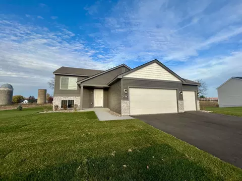 6708 Granby St, North Branch, MN 55056