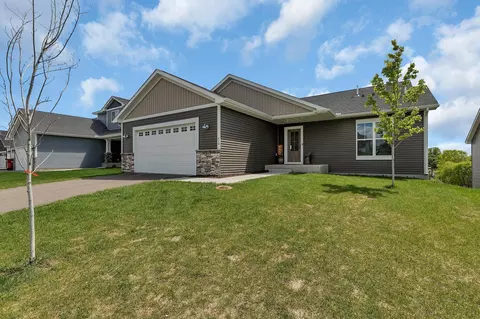 419 Bluebird Dr NW, Isanti, MN 55040