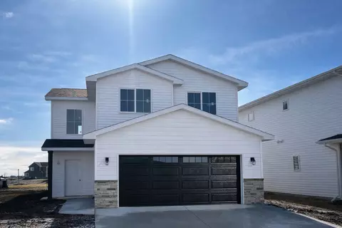 7667 Cub Creek Way, Horace, ND 58047