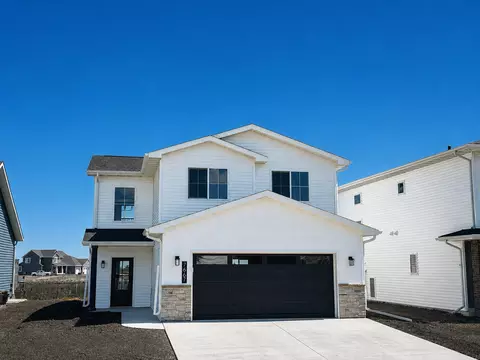 7667 Cub Creek Way, Horace, ND 58047