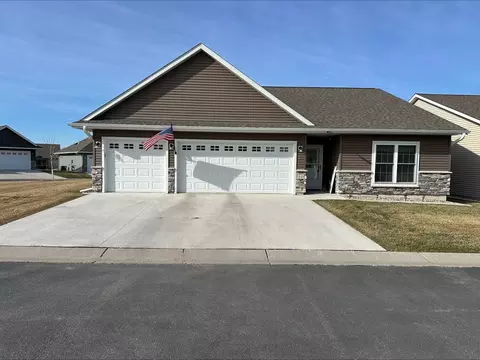 511 Southfork Cir SE, Hutchinson, MN 55350