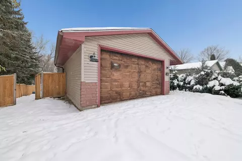 542 5th Ave SW, Cambridge, MN 55008
