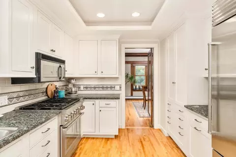 Kitchen - 2328 E 3rd St, Duluth, MN 55812 photo 3 of 5