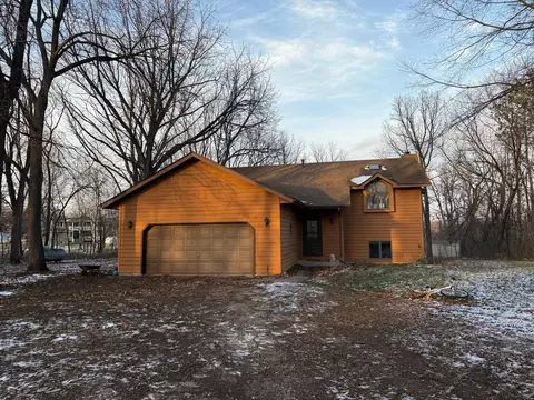 17261 Blackbird Trl, Hastings, MN 55033