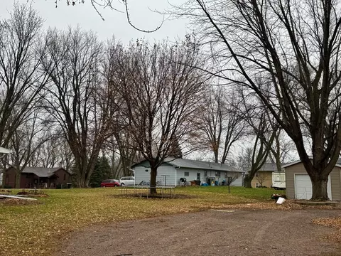 Exterior - 111 Cherry Ave, Bird Island, MN 55310 photo 6 of 6