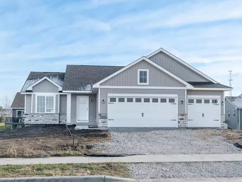 929 Prestwick Dr, Belle Plaine, MN 56011