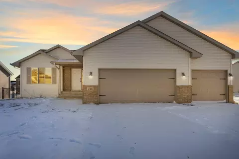 213 Summerfield Ln, Waverly, MN 55390