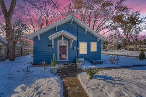 1728 Abell St, Maplewood, MN 55117