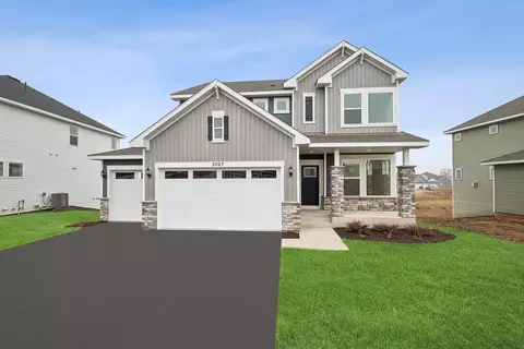 3027 Trinity Dr, Shakopee, MN 55379