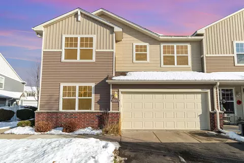 15614 Emerald Dr N #9, Hugo, MN 55038