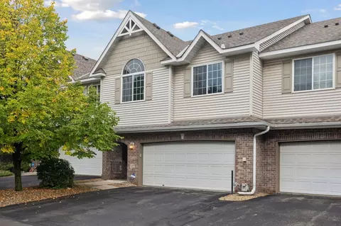 589 Crane Creek Ln, Eagan, MN 55121