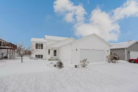 909 38 12 Ave W, West Fargo, ND 58078