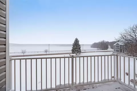 1595 W Wayzata Blvd #F, Long Lake, MN 55356