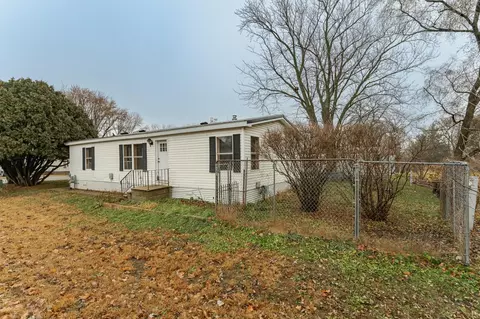 10 Park Dr NW, Eyota, MN 55934