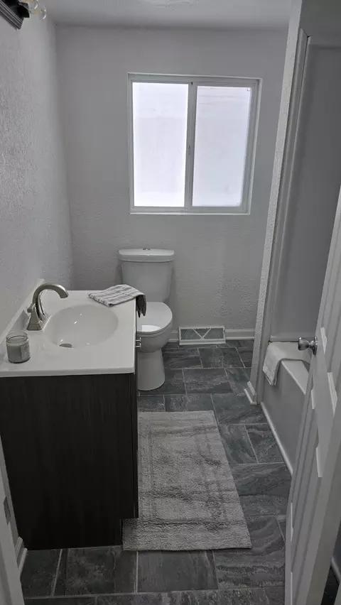Bath - 1201 L St NE, Brainerd, MN 56401 photo 1 of 1