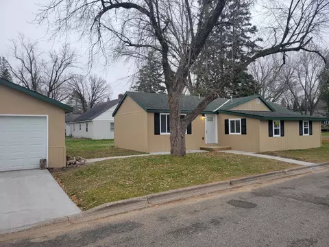 1201 L St NE, Brainerd, MN 56401