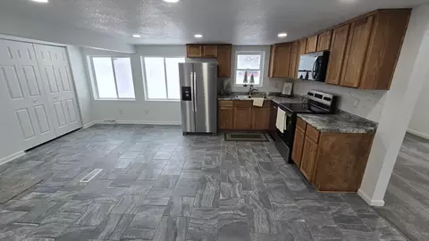 Kitchen - 1201 L St NE, Brainerd, MN 56401 photo 2 of 4
