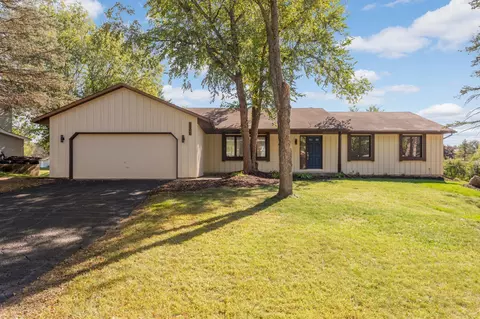 10041 Zinran Rd S, Bloomington, MN 55438