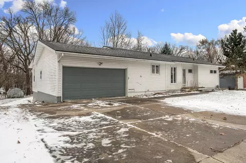 2010 11th Ave NE, Austin, MN 55912
