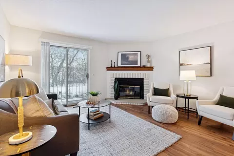 2250 Benson Ave #H, Saint Paul, MN 55116