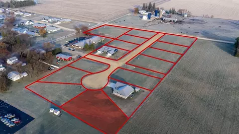 305 3rd St NW, Adams, MN 55909