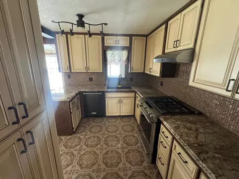 5564 E Danube Rd, Fridley, MN 55432 photo 10