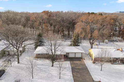 5601 Schutta Rd, Shoreview, MN 55126